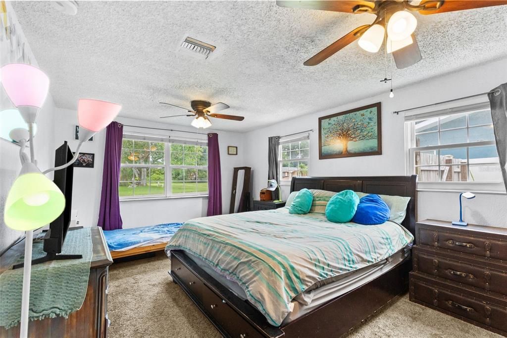 : $400,000 (4 beds, 2 baths, 1473 Square Feet)