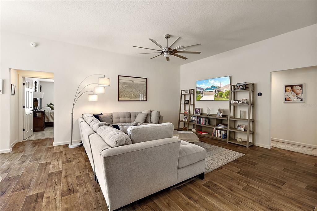 : $2,600 (3 beds, 2 baths, 1630 Square Feet)