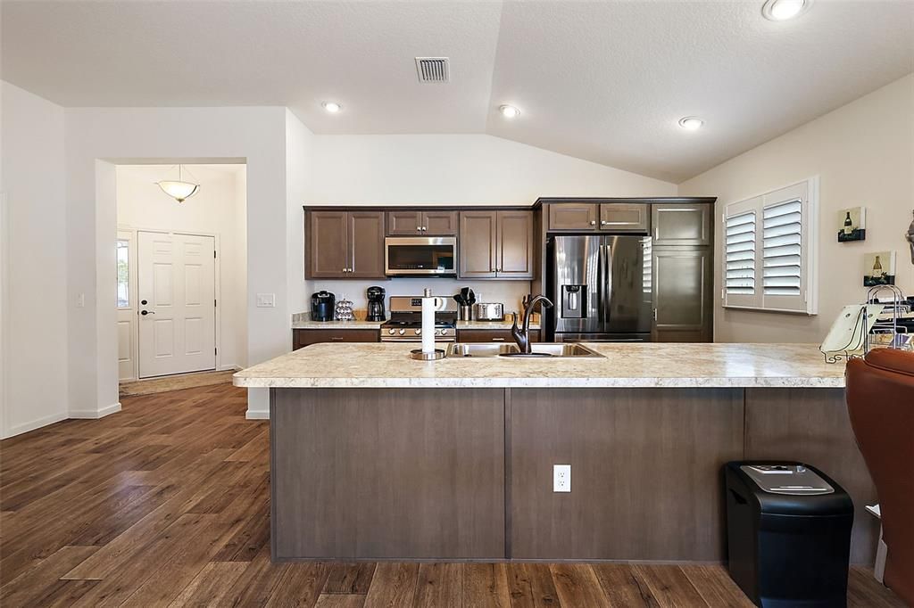 : $2,600 (3 beds, 2 baths, 1630 Square Feet)