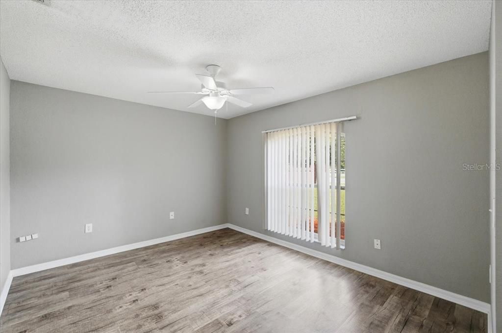 Activo con contrato: $325,000 (3 camas, 2 baños, 1883 Pies cuadrados)