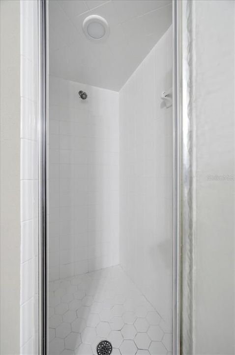 Activo con contrato: $325,000 (3 camas, 2 baños, 1883 Pies cuadrados)