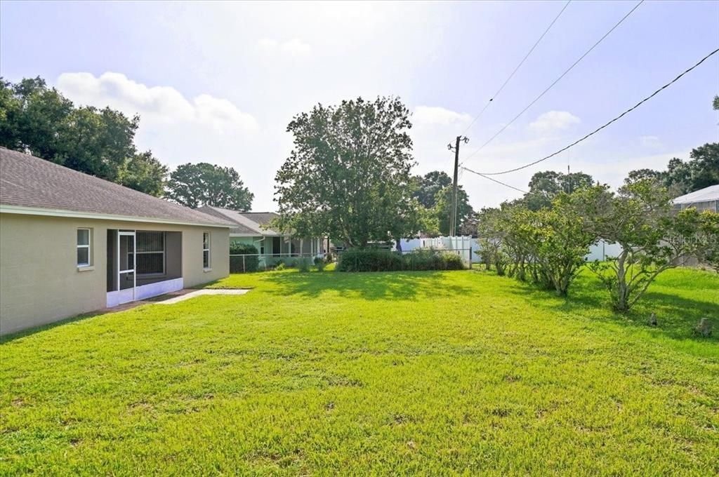 Activo con contrato: $325,000 (3 camas, 2 baños, 1883 Pies cuadrados)