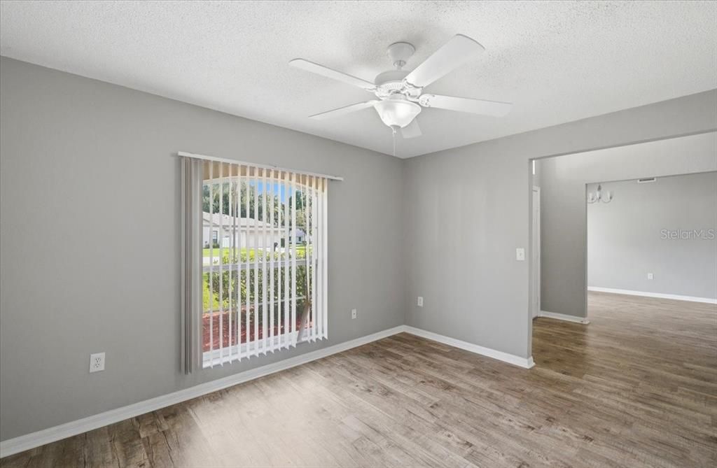 Activo con contrato: $325,000 (3 camas, 2 baños, 1883 Pies cuadrados)