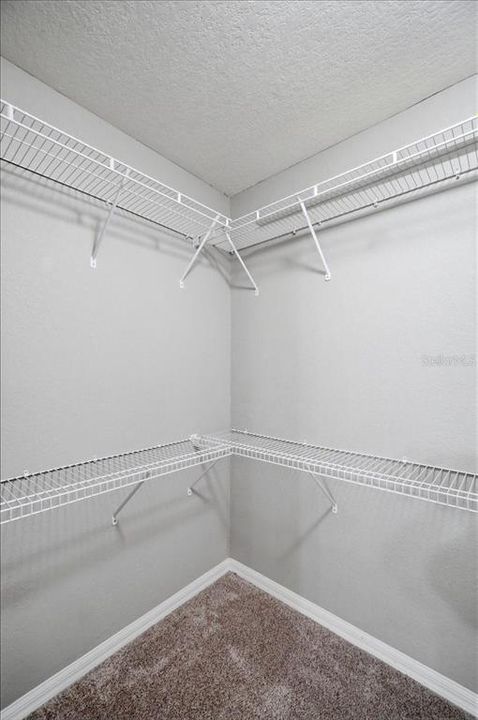 Activo con contrato: $325,000 (3 camas, 2 baños, 1883 Pies cuadrados)