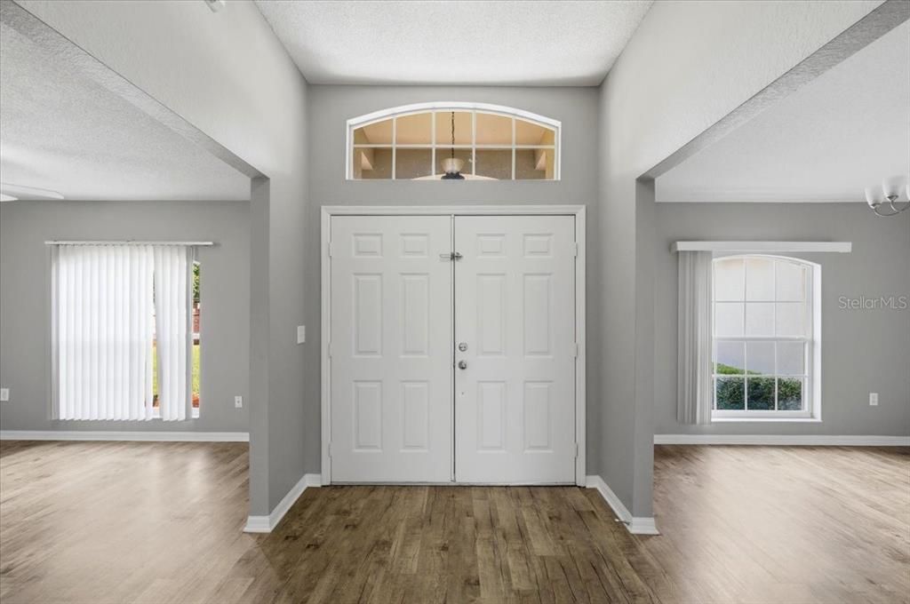 Activo con contrato: $325,000 (3 camas, 2 baños, 1883 Pies cuadrados)