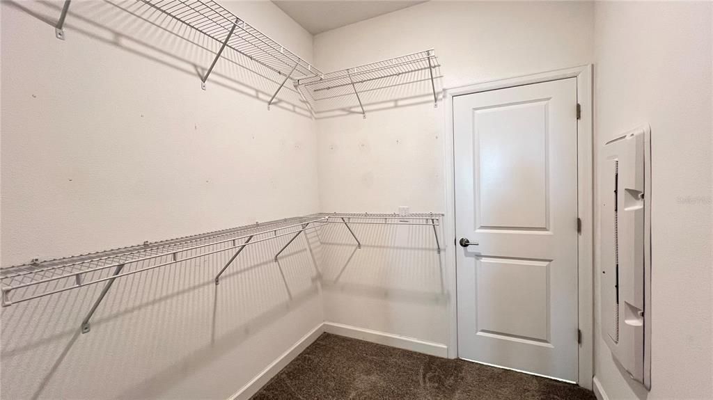 En Venta: $470,000 (5 camas, 3 baños, 2425 Pies cuadrados)