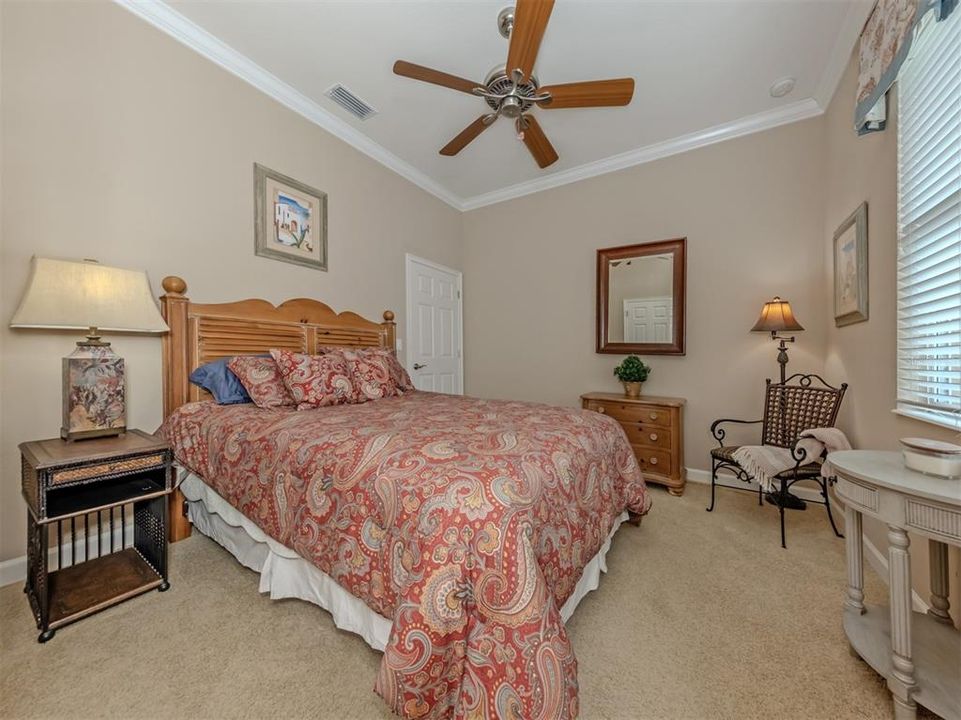 Activo con contrato: $799,999 (3 camas, 2 baños, 2393 Pies cuadrados)