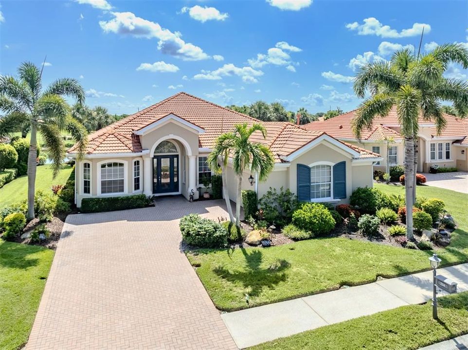 Activo con contrato: $799,999 (3 camas, 2 baños, 2393 Pies cuadrados)