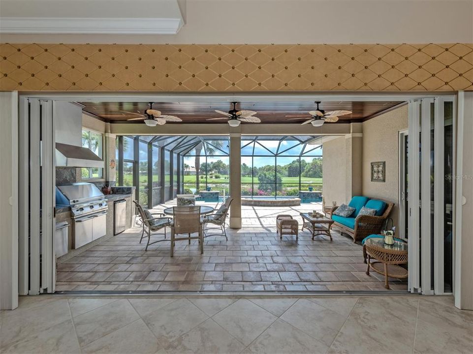 Activo con contrato: $799,999 (3 camas, 2 baños, 2393 Pies cuadrados)