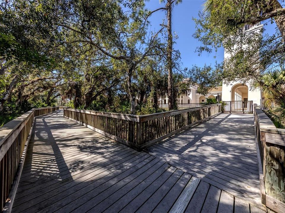 Activo con contrato: $799,999 (3 camas, 2 baños, 2393 Pies cuadrados)