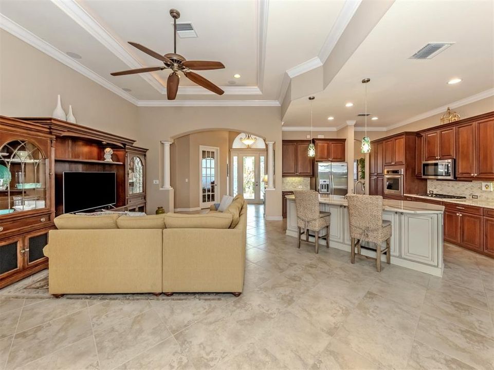 Activo con contrato: $799,999 (3 camas, 2 baños, 2393 Pies cuadrados)