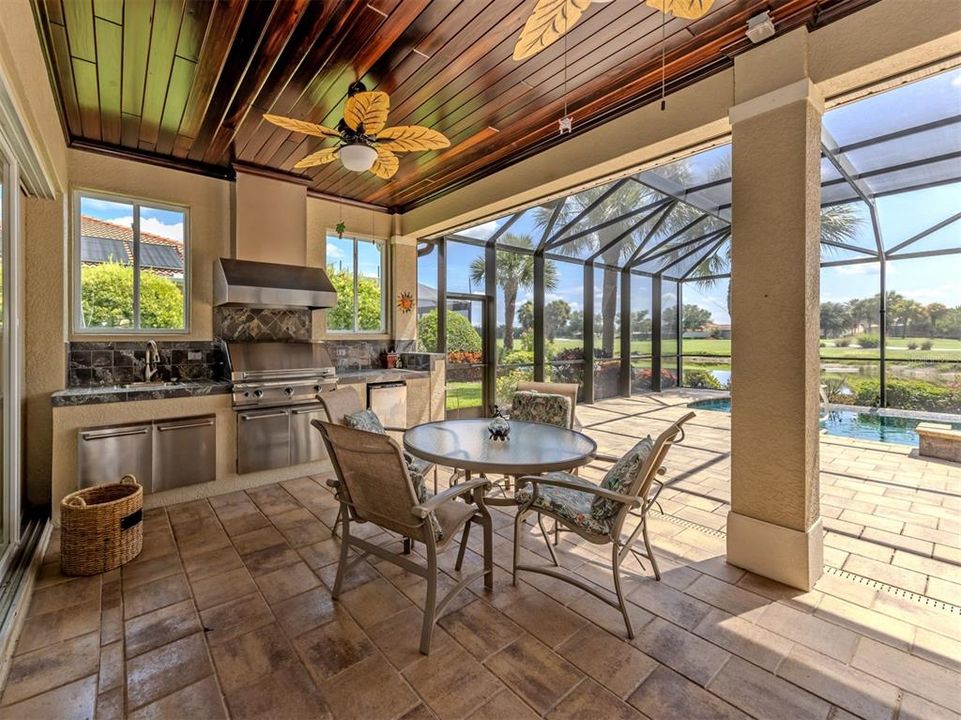 Activo con contrato: $799,999 (3 camas, 2 baños, 2393 Pies cuadrados)