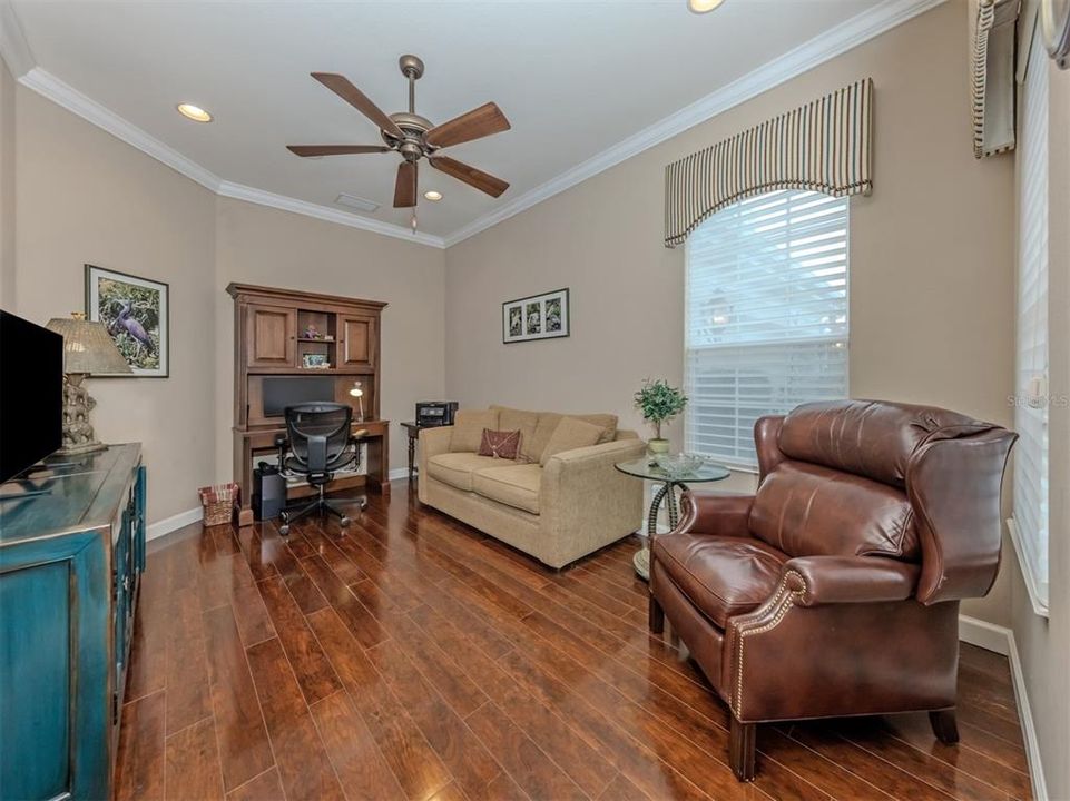 Activo con contrato: $799,999 (3 camas, 2 baños, 2393 Pies cuadrados)