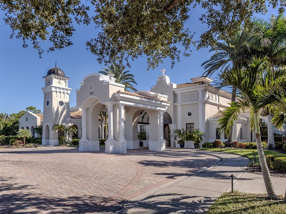 Activo con contrato: $799,999 (3 camas, 2 baños, 2393 Pies cuadrados)