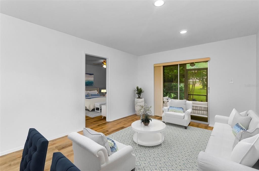 For Sale: $149,900 (2 beds, 2 baths, 923 Square Feet)