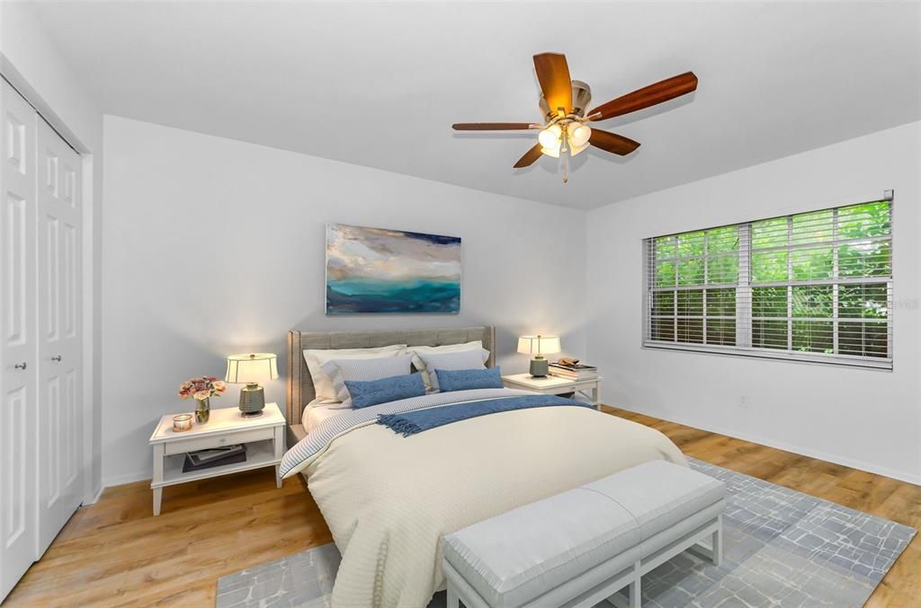 For Sale: $149,900 (2 beds, 2 baths, 923 Square Feet)