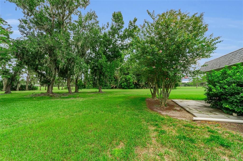 For Sale: $149,900 (2 beds, 2 baths, 923 Square Feet)
