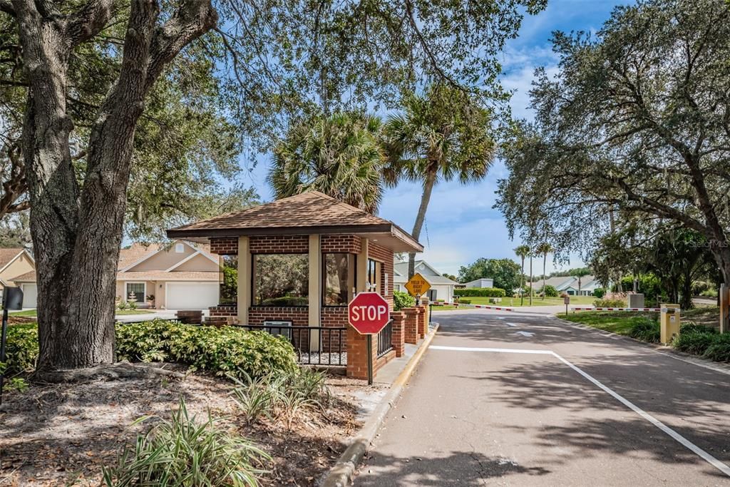 For Sale: $149,900 (2 beds, 2 baths, 923 Square Feet)