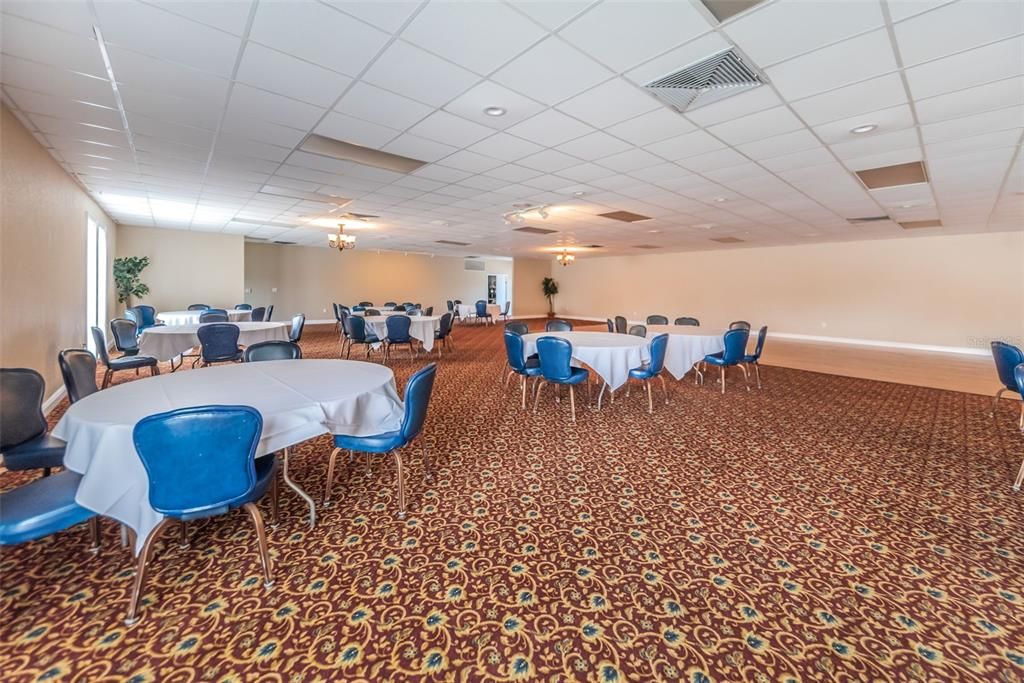 For Sale: $149,900 (2 beds, 2 baths, 923 Square Feet)