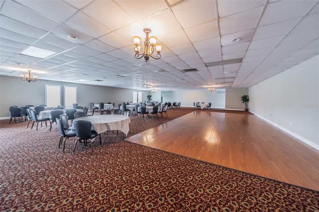 For Sale: $149,900 (2 beds, 2 baths, 923 Square Feet)