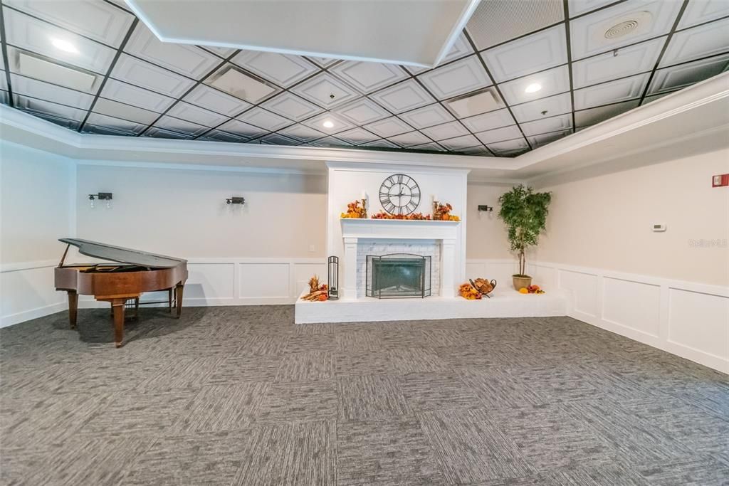 For Sale: $149,900 (2 beds, 2 baths, 923 Square Feet)