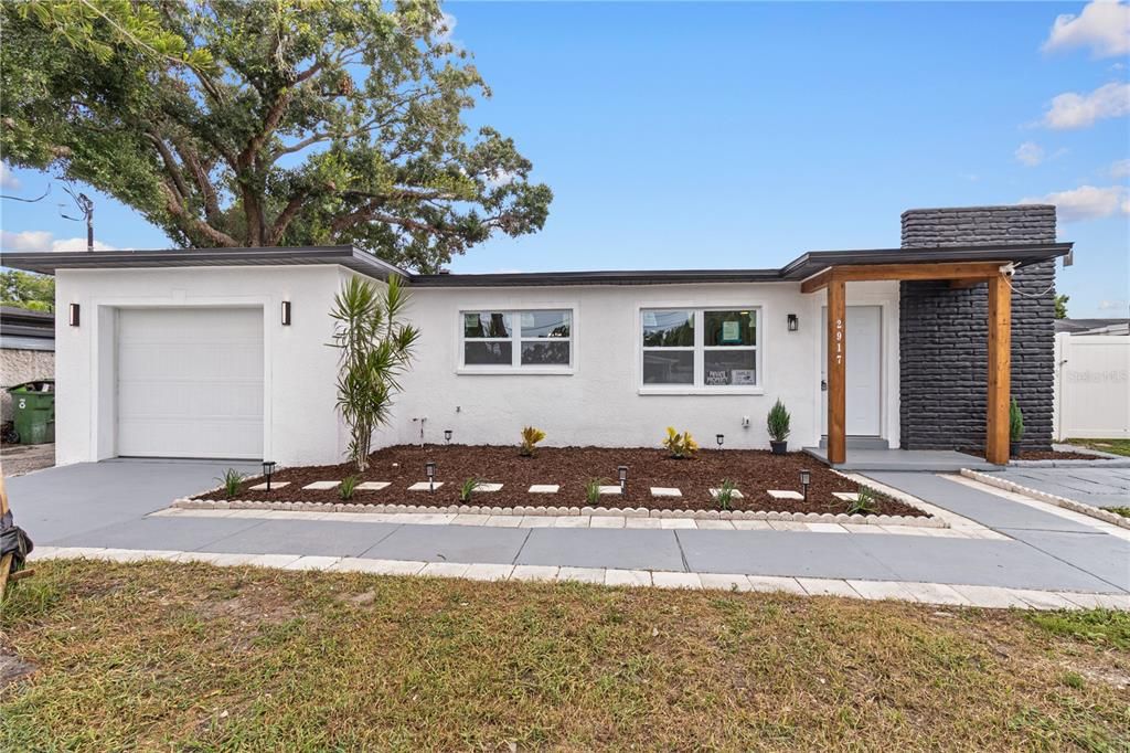 For Sale: $499,000 (4 beds, 2 baths, 1493 Square Feet)