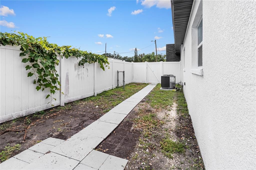 For Sale: $499,000 (4 beds, 2 baths, 1493 Square Feet)