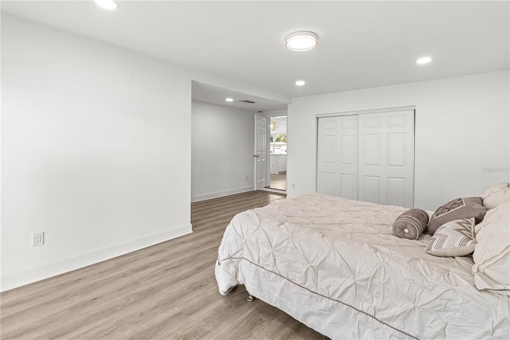 For Sale: $499,000 (4 beds, 2 baths, 1493 Square Feet)