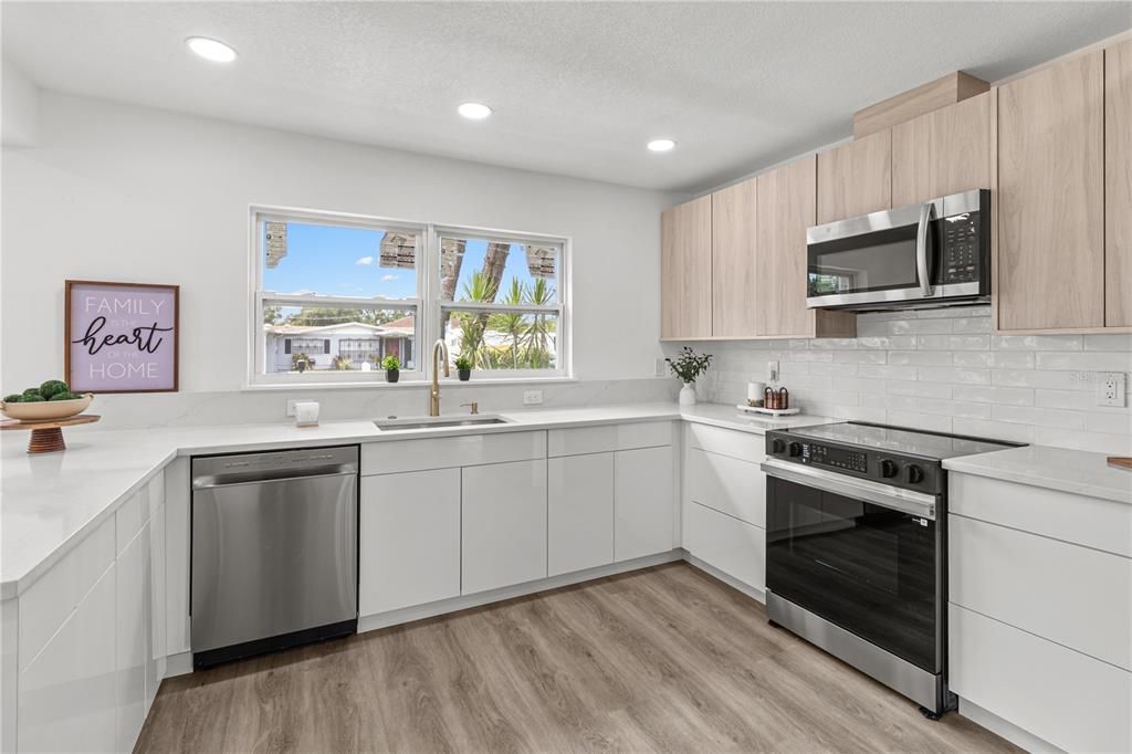 For Sale: $499,000 (4 beds, 2 baths, 1493 Square Feet)