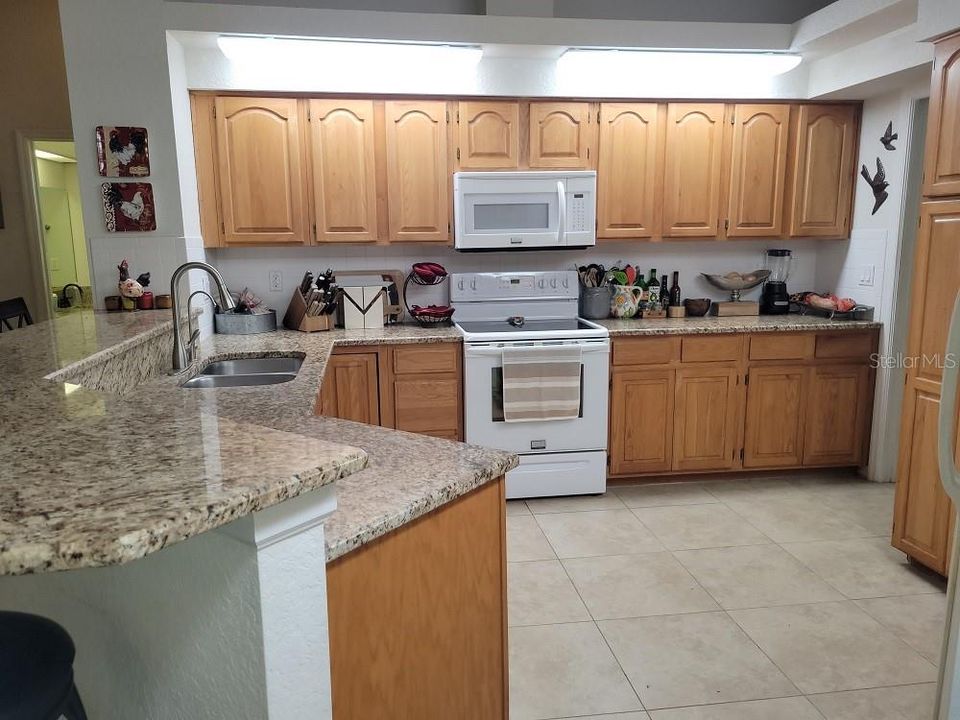 En Venta: $1,320,000 (3 camas, 2 baños, 2703 Pies cuadrados)