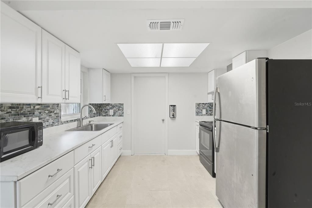На продажу: $259,900 (3 спален, 2 ванн, 1188 Квадратных фут)