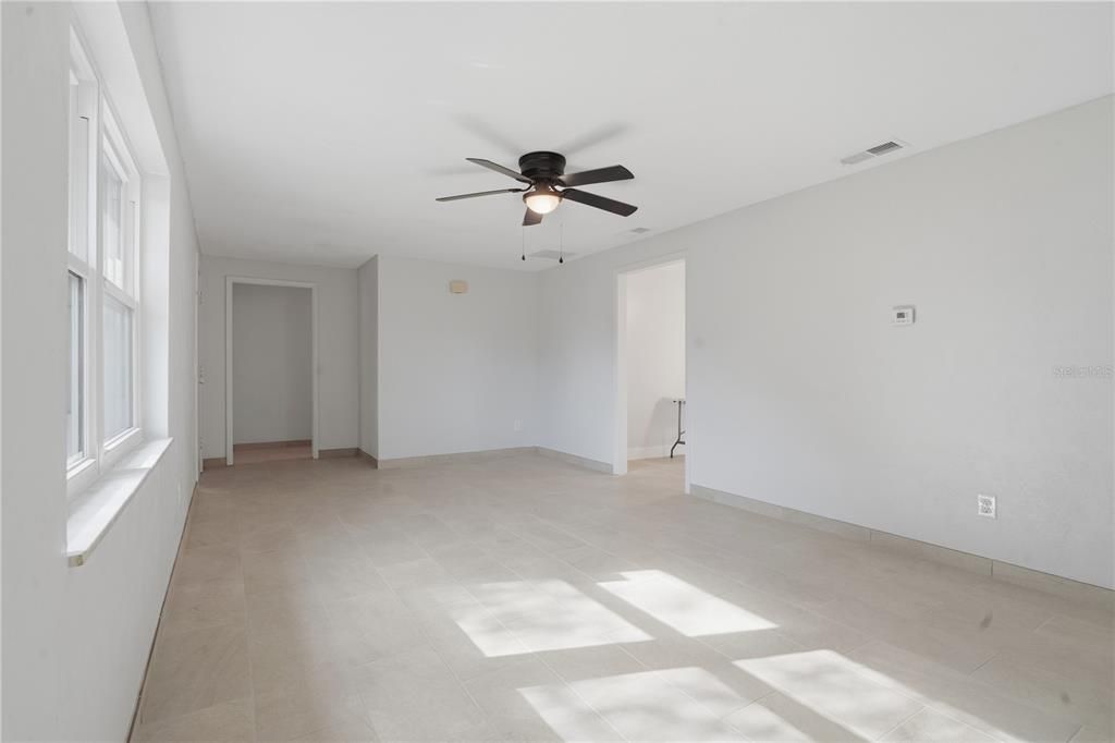 На продажу: $259,900 (3 спален, 2 ванн, 1188 Квадратных фут)