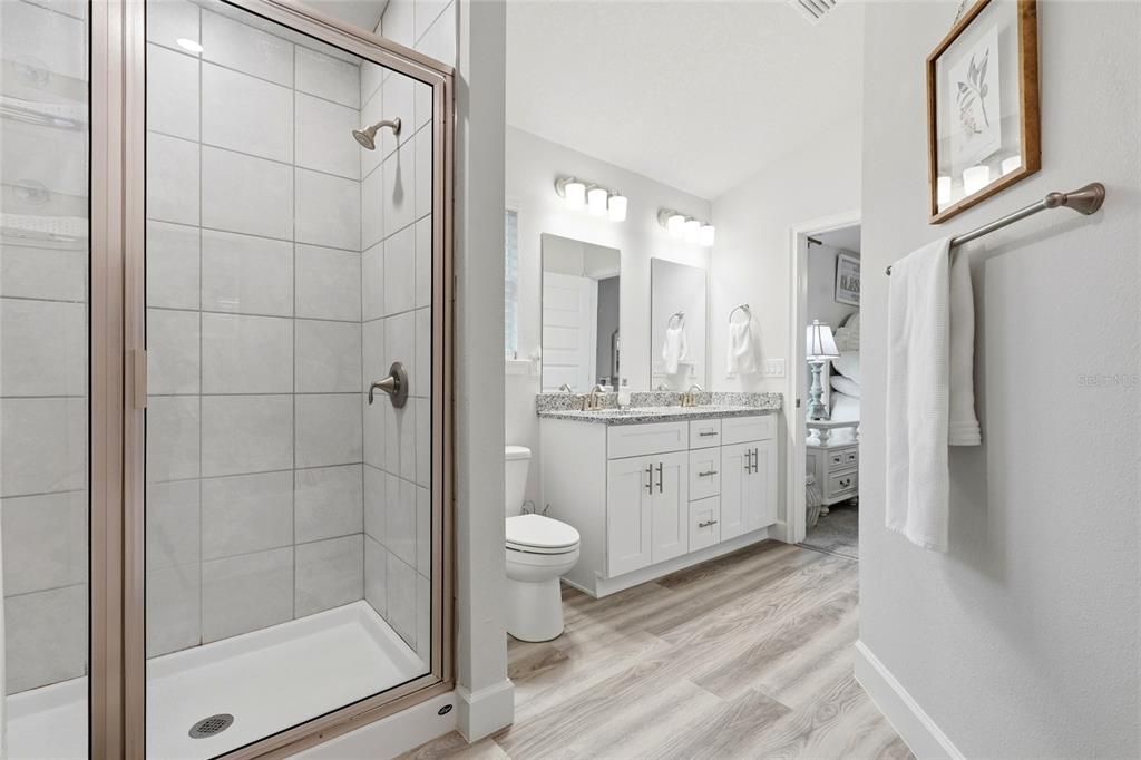 На продажу: $399,000 (4 спален, 2 ванн, 1882 Квадратных фут)