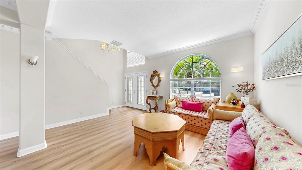 На продажу: $399,000 (5 спален, 2 ванн, 2490 Квадратных фут)