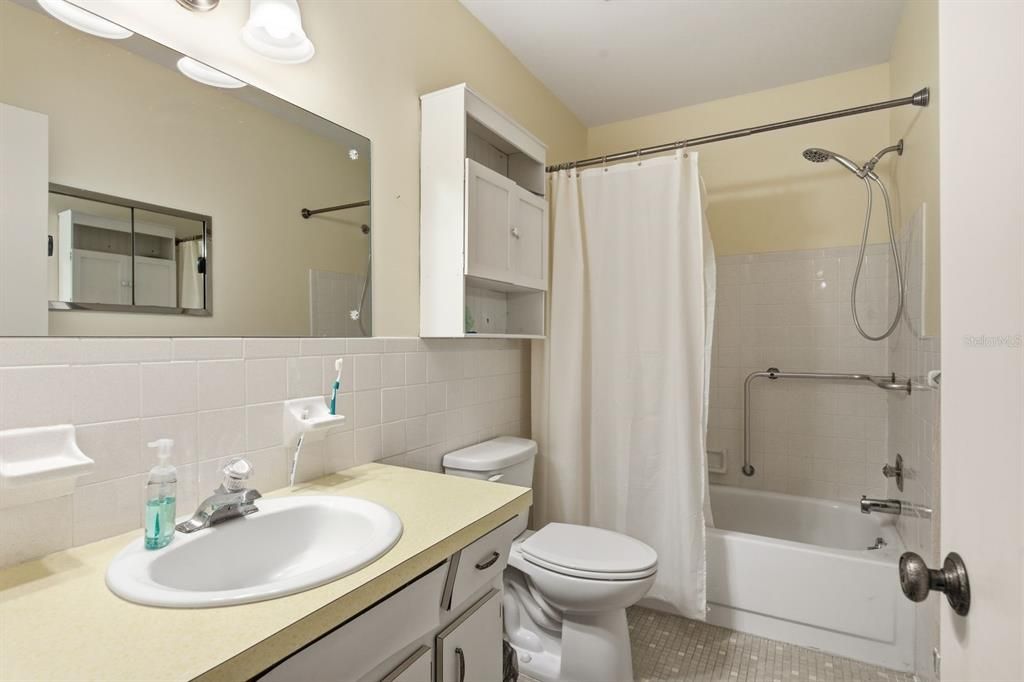 En Venta: $175,000 (2 camas, 2 baños, 1360 Pies cuadrados)