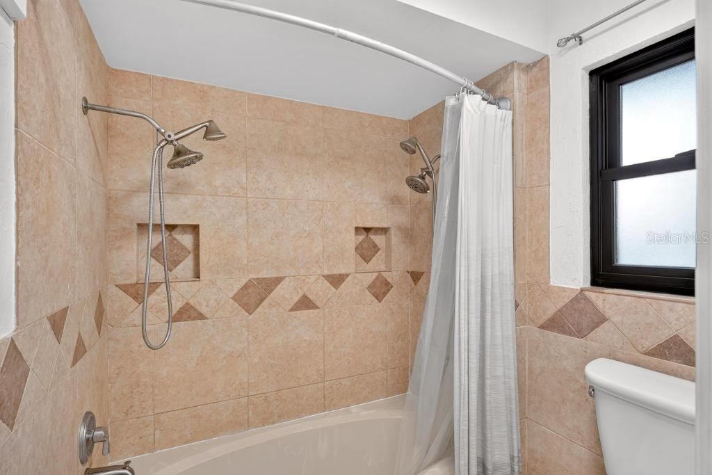 На продажу: $629,900 (4 спален, 2 ванн, 2173 Квадратных фут)