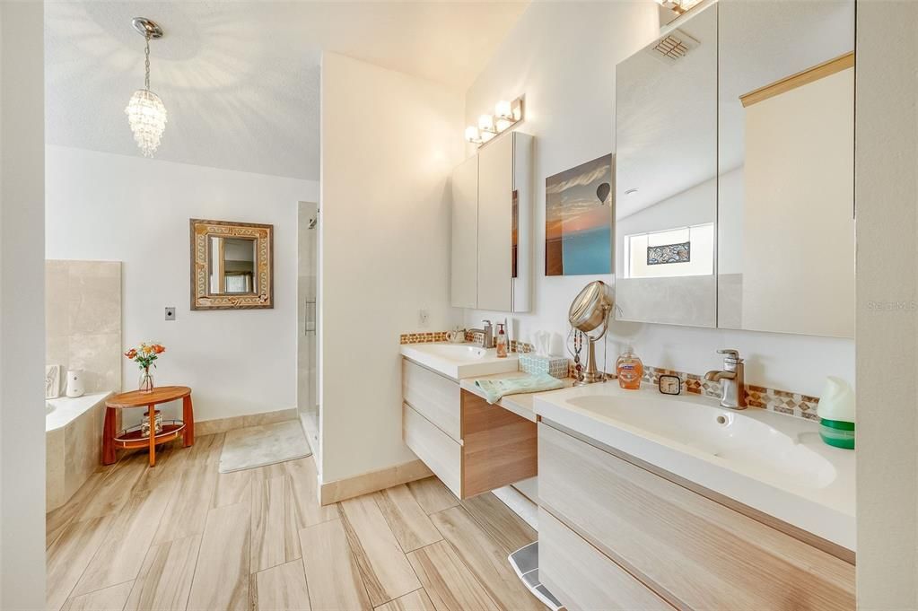 For Sale: $549,000 (3 beds, 2 baths, 2229 Square Feet)