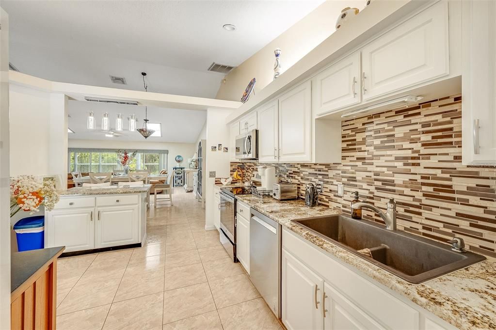For Sale: $549,000 (3 beds, 2 baths, 2229 Square Feet)