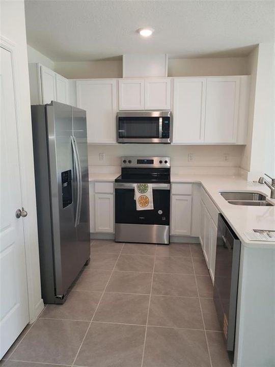 В аренду: $1,795 (3 спален, 2 ванн, 1488 Квадратных фут)