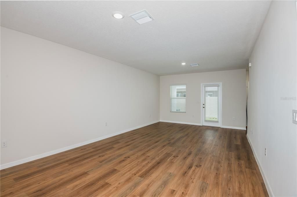 En Venta: $339,990 (3 camas, 2 baños, 1720 Pies cuadrados)