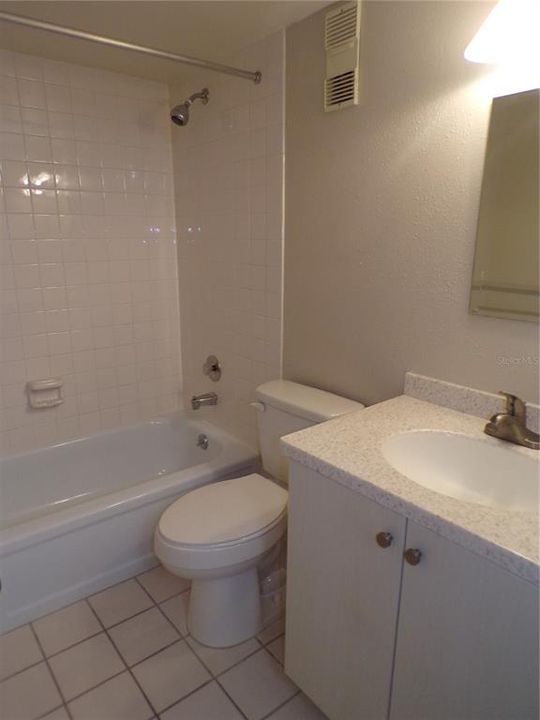 В аренду: $1,750 (2 спален, 2 ванн, 1220 Квадратных фут)