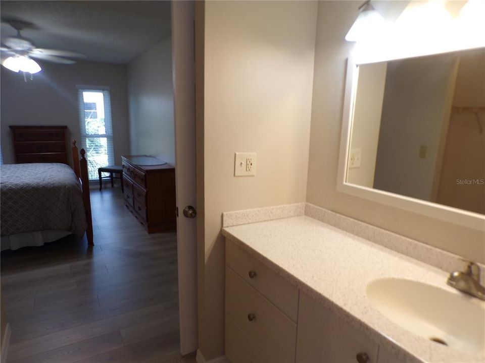 В аренду: $1,750 (2 спален, 2 ванн, 1220 Квадратных фут)