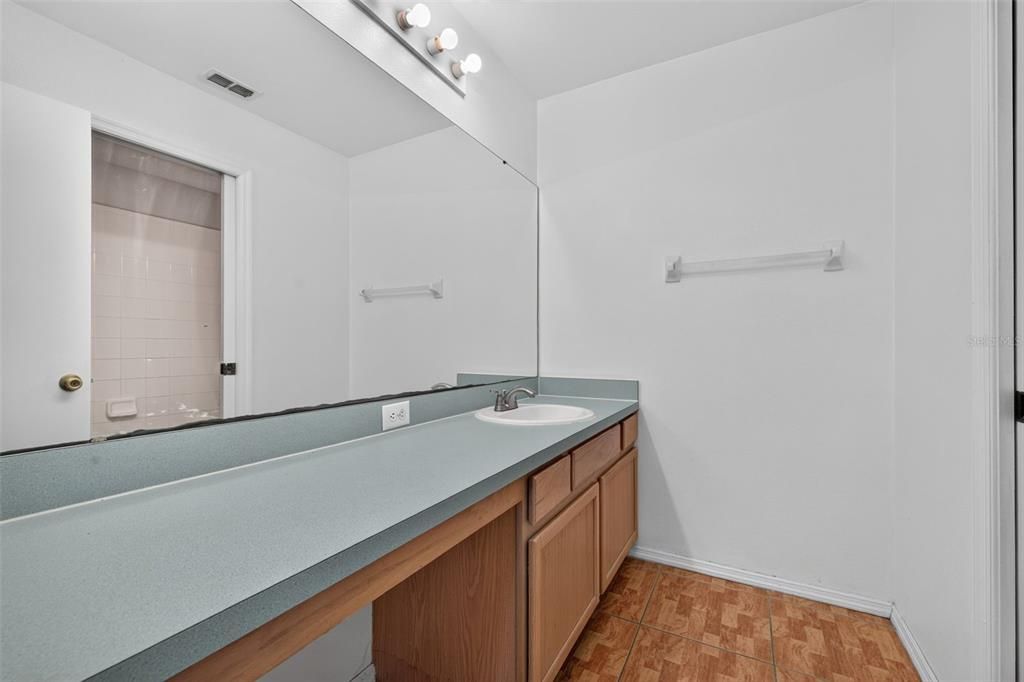 На продажу: $289,900 (3 спален, 2 ванн, 1543 Квадратных фут)