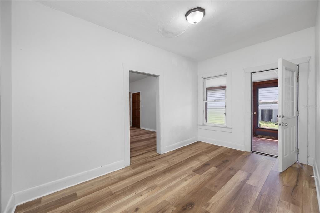 На продажу: $475,000 (2 спален, 1 ванн, 980 Квадратных фут)