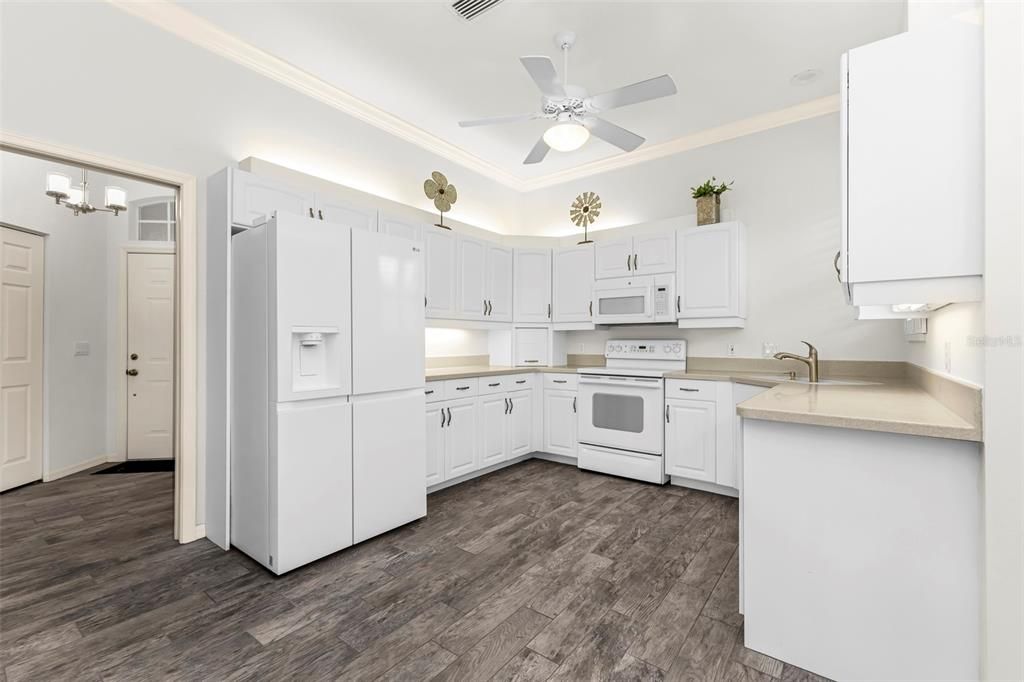 For Sale: $328,000 (3 beds, 2 baths, 1698 Square Feet)