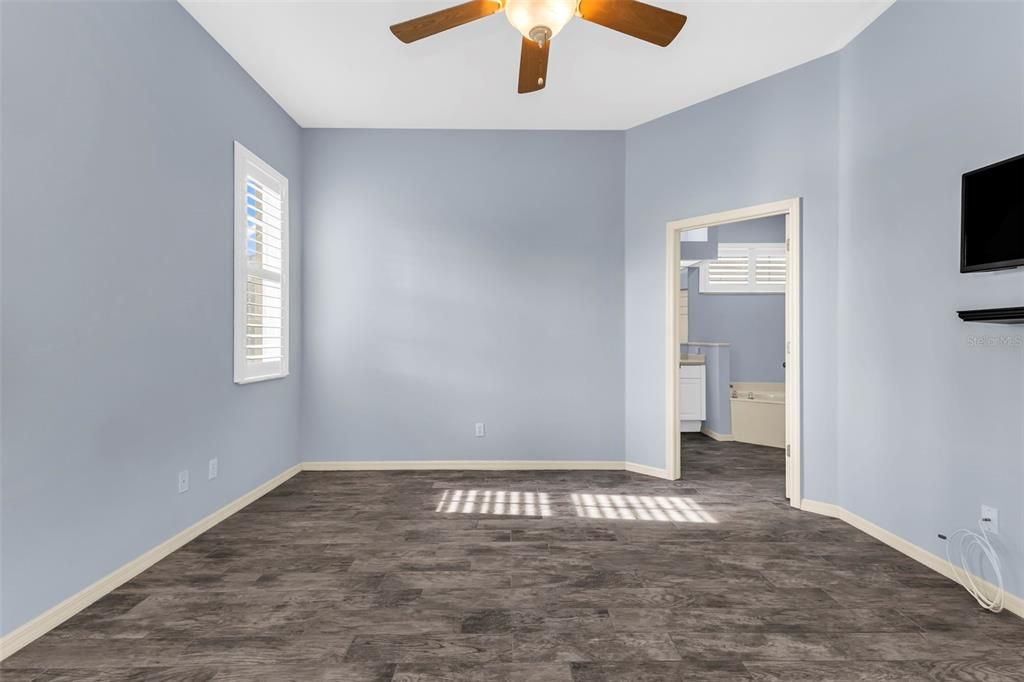 For Sale: $328,000 (3 beds, 2 baths, 1698 Square Feet)