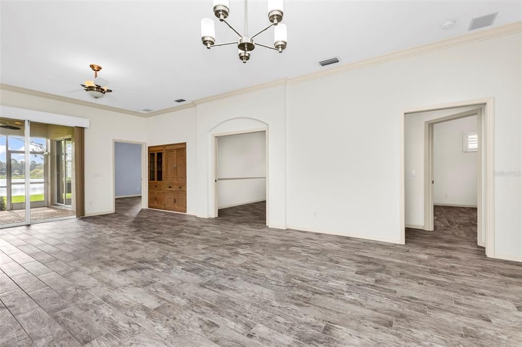 For Sale: $328,000 (3 beds, 2 baths, 1698 Square Feet)