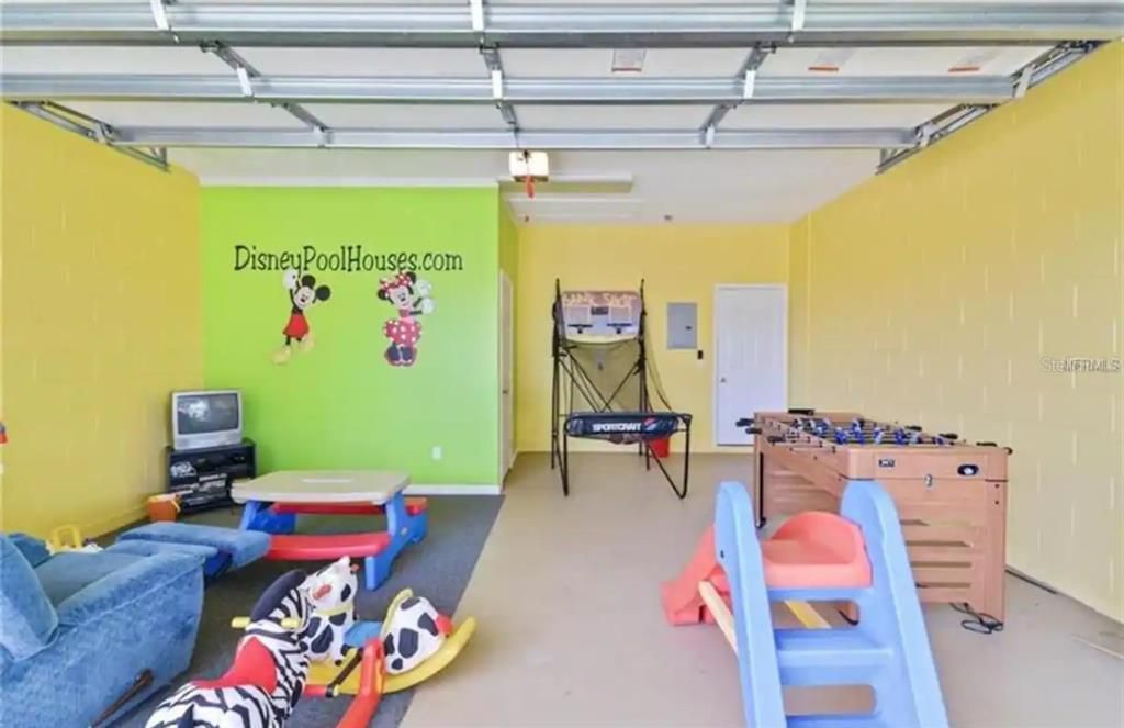 En Venta: $415,000 (4 camas, 2 baños, 1701 Pies cuadrados)