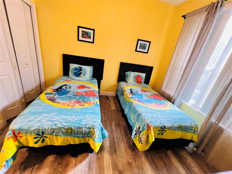 En Venta: $415,000 (4 camas, 2 baños, 1701 Pies cuadrados)