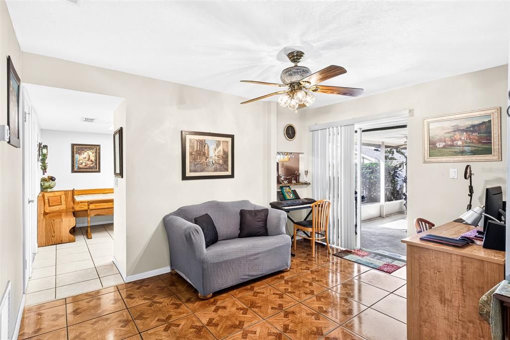 En Venta: $325,000 (2 camas, 2 baños, 1218 Pies cuadrados)